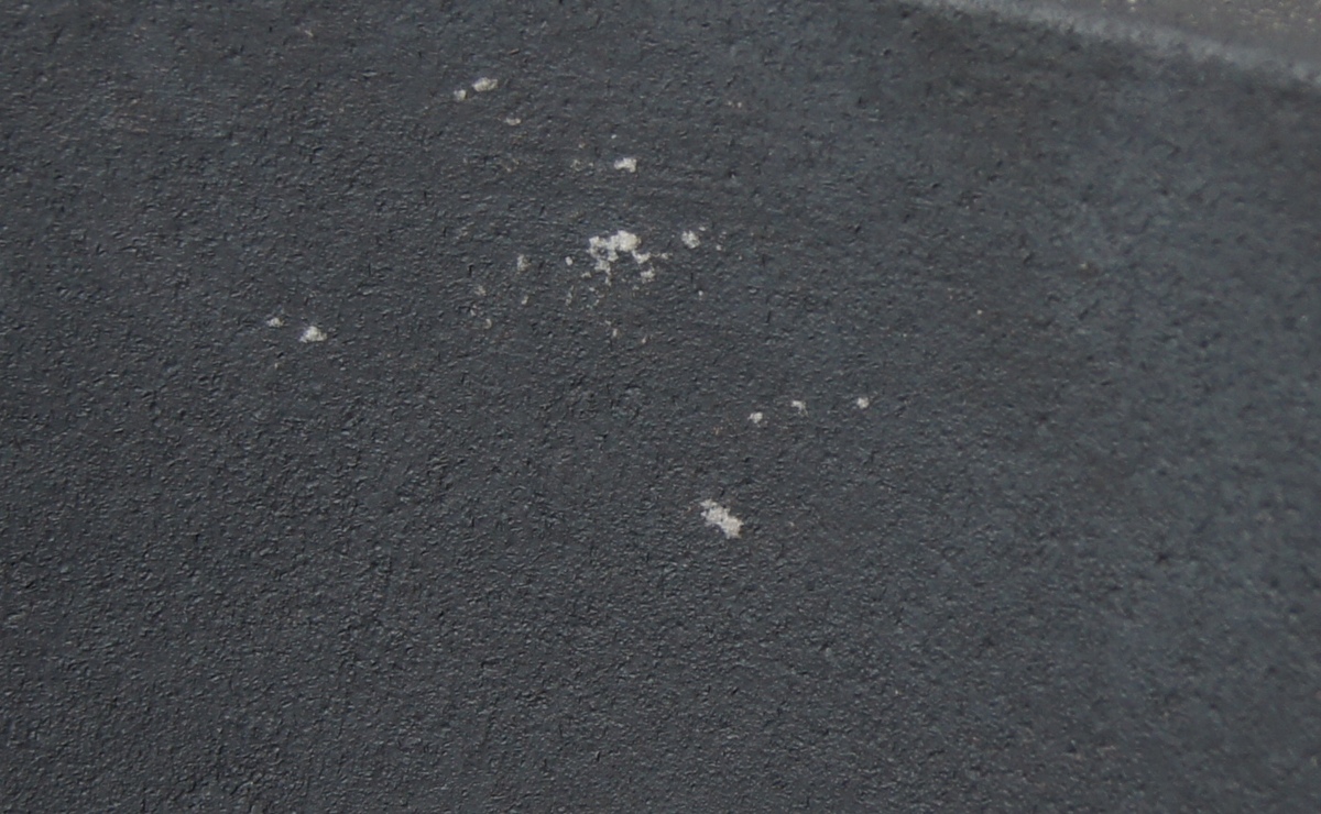 Белые точки. Казан белорусский, чугунный, 