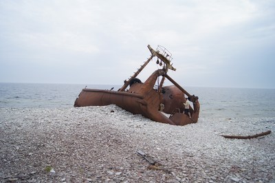 Ржавый корабль острове Осмуссаар