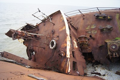 Ржавый корабль острове Осмуссаар