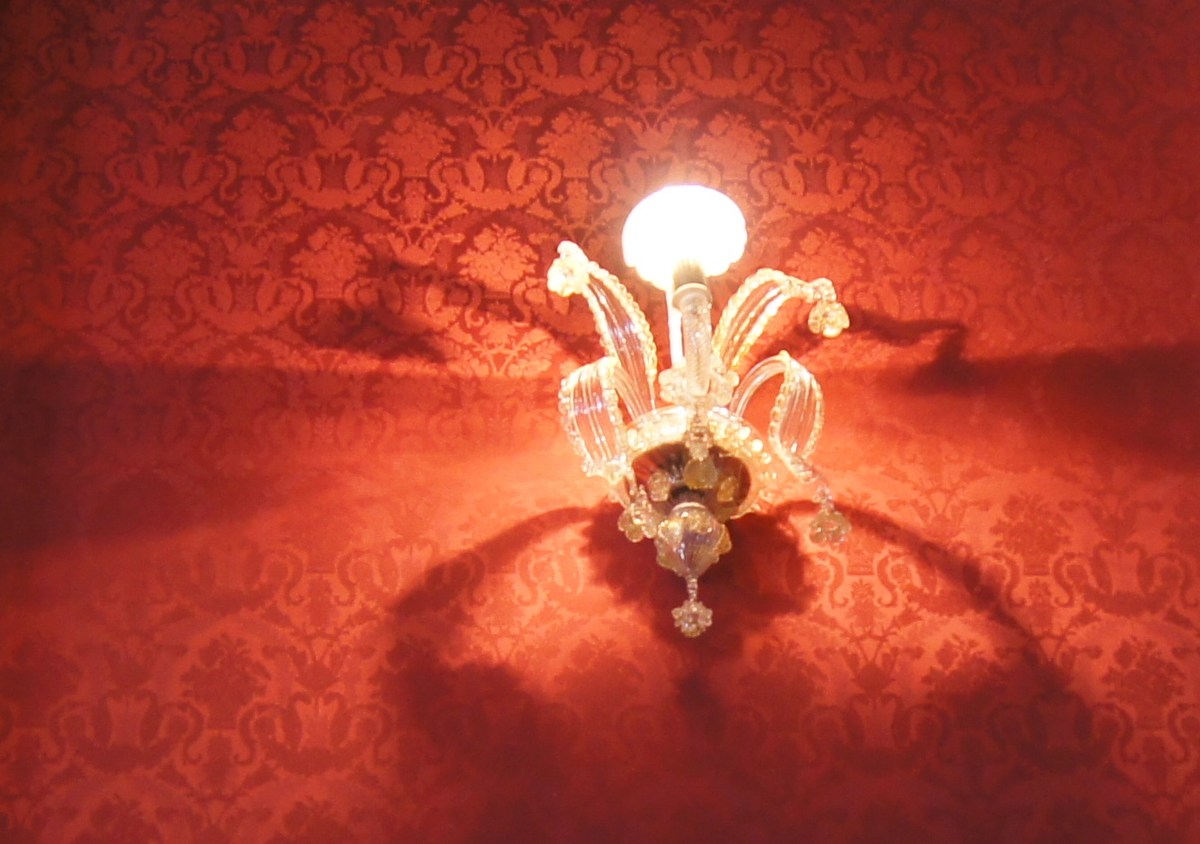 Chandelier.  Alatskivi castle.