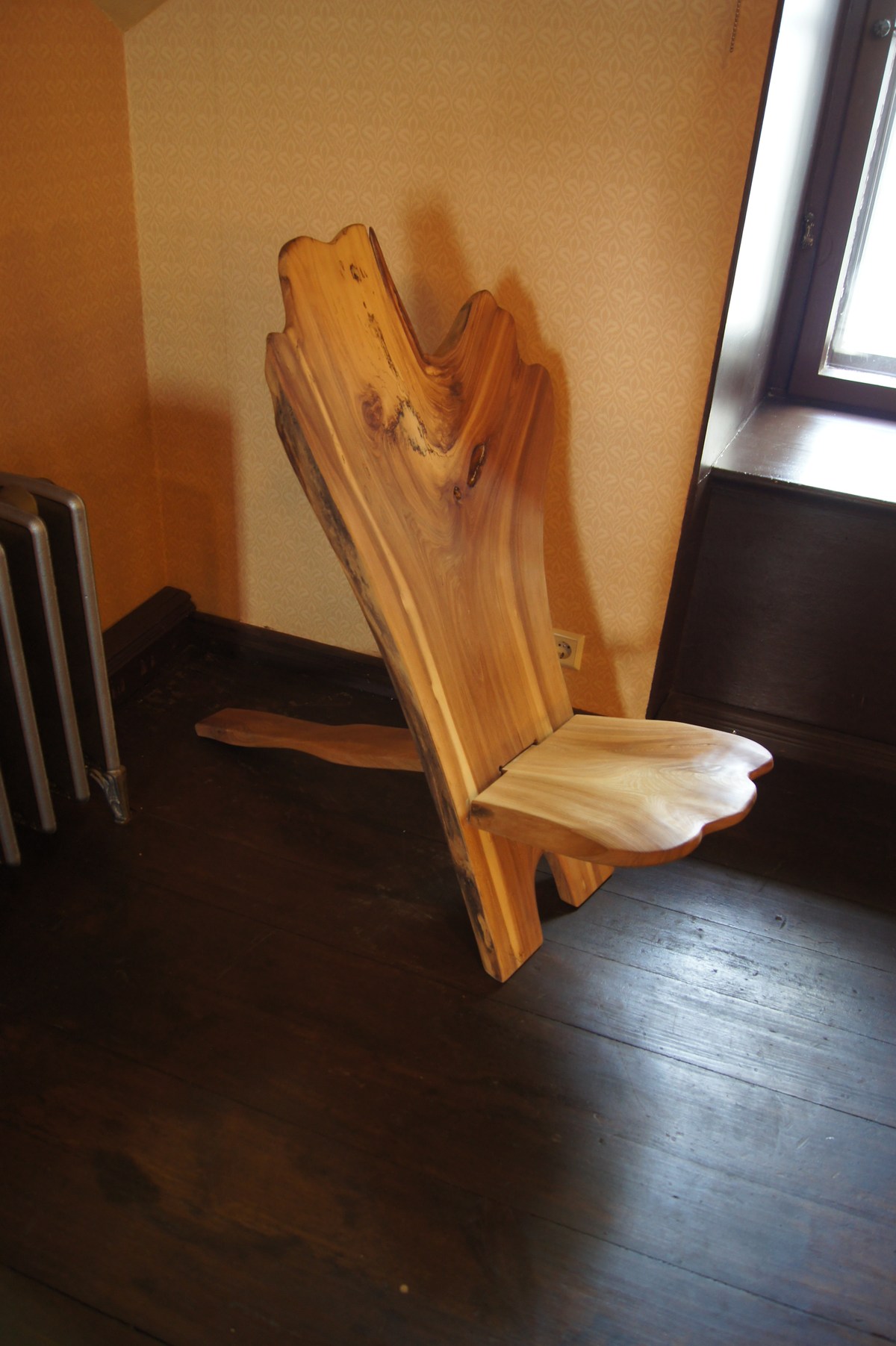 Дизайнерское сиденье. Замок Алатскиви. 