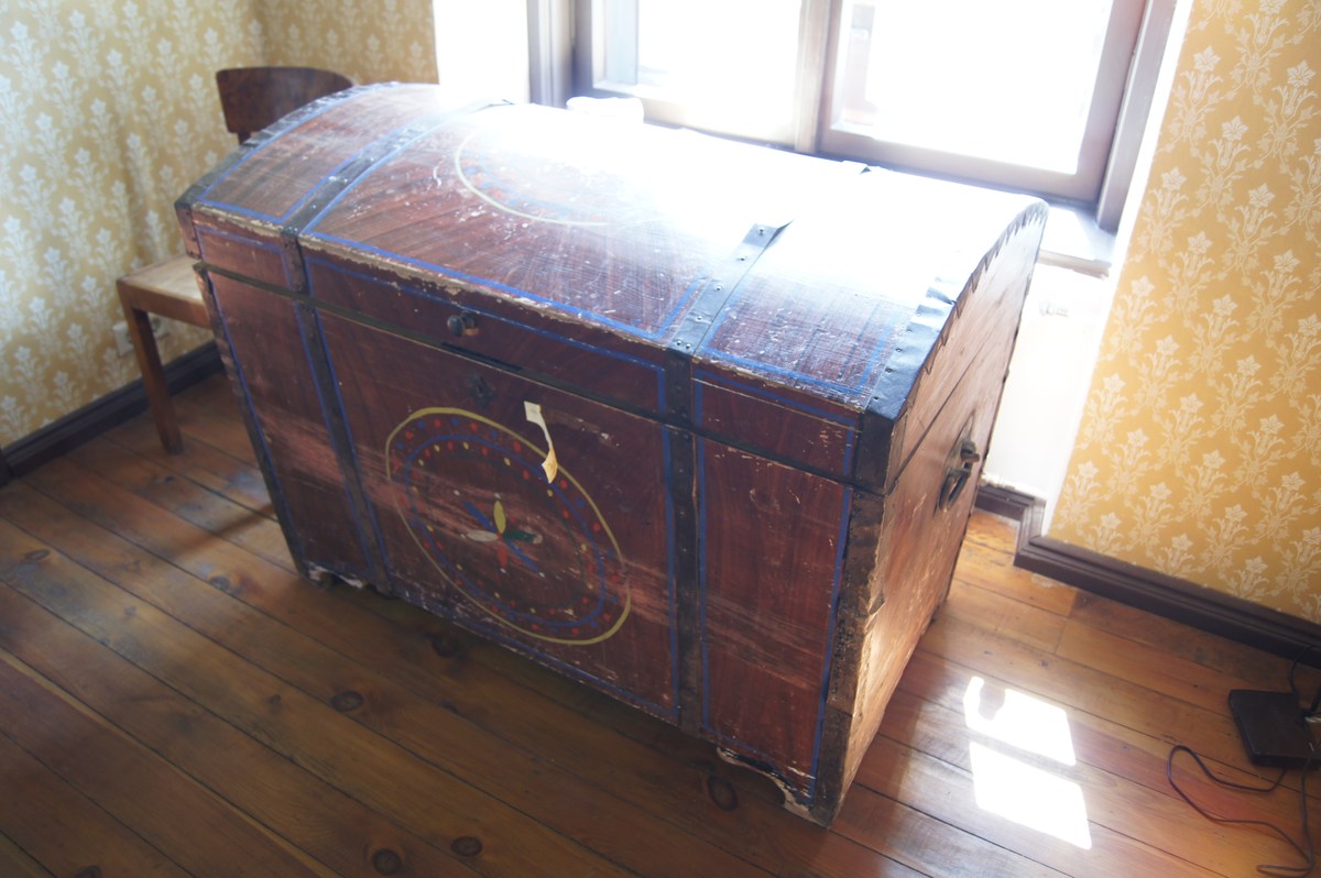 Dower chest. Alatskivi castle.