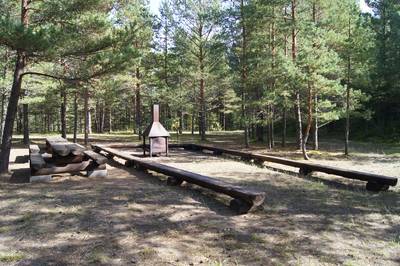 Место для костра Тыотусемяэ. Tõotusemäe lõkkekoht.