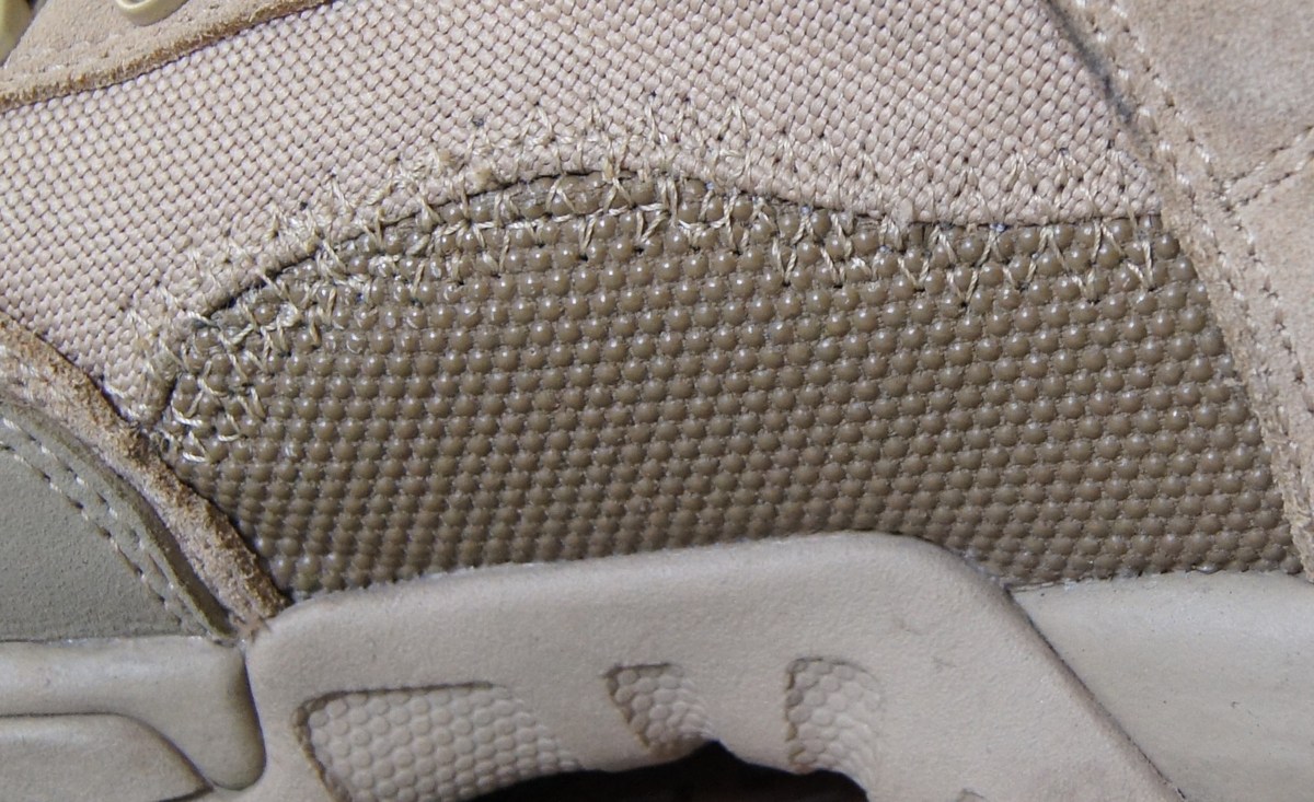 Прошитый заново шов.  Ботинки MAGNUM. Год спустя.