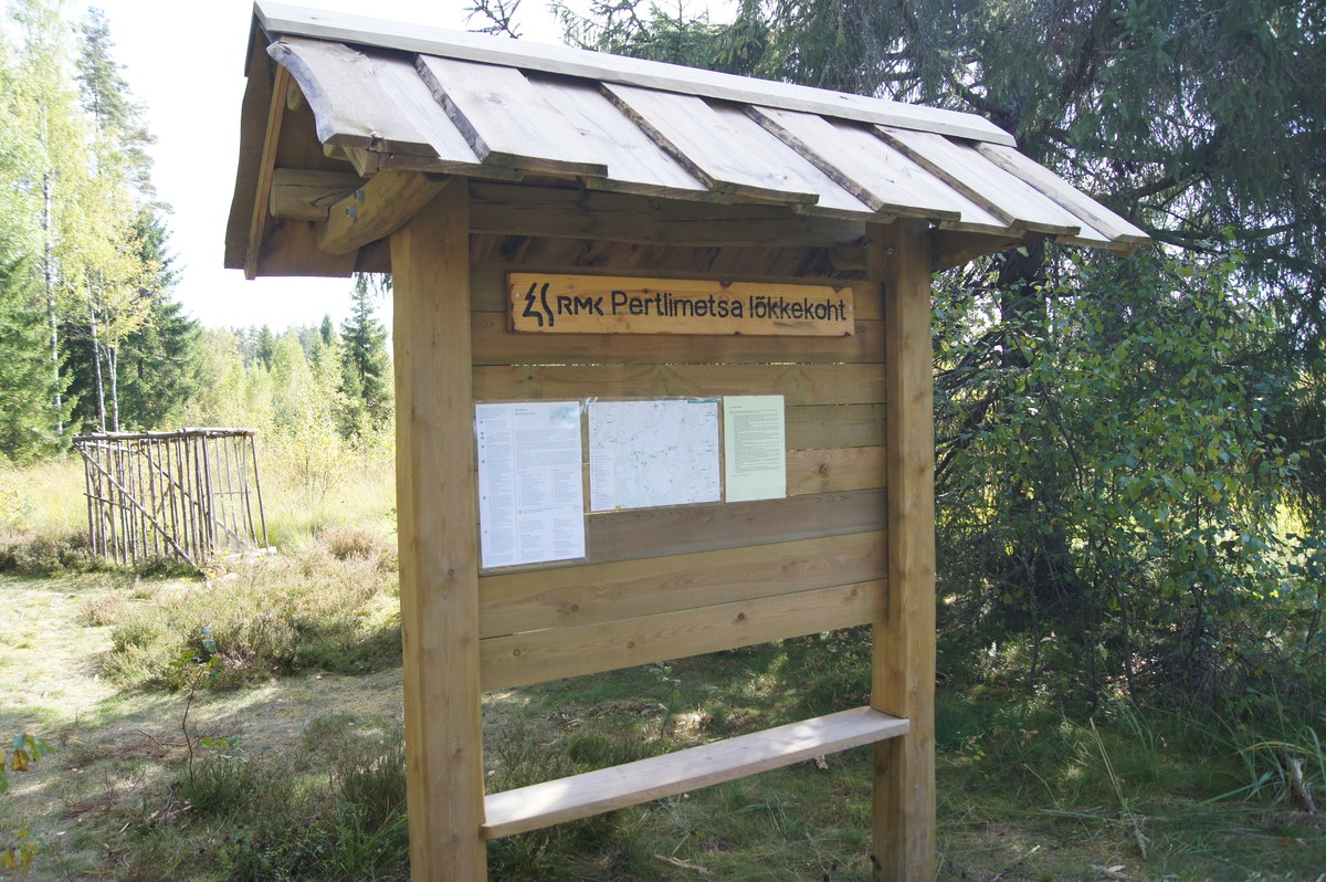  Место для костра Пертлиметса. Pertlimetsa lõkkekoht.