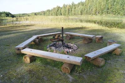 Место для костра Келиссааре. Kellissaare lõkkekoht.