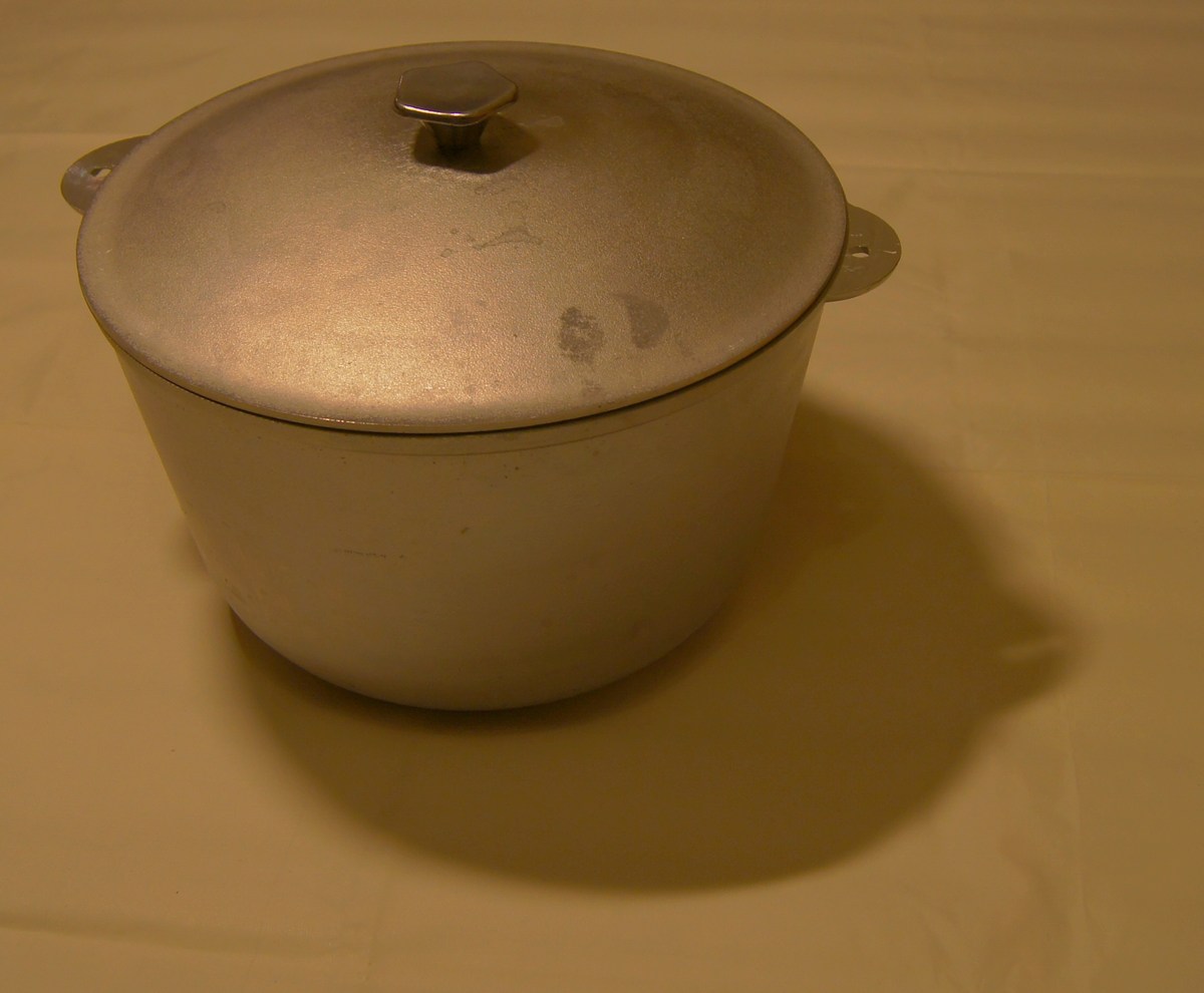  Казан литой алюминиевый, украинский.