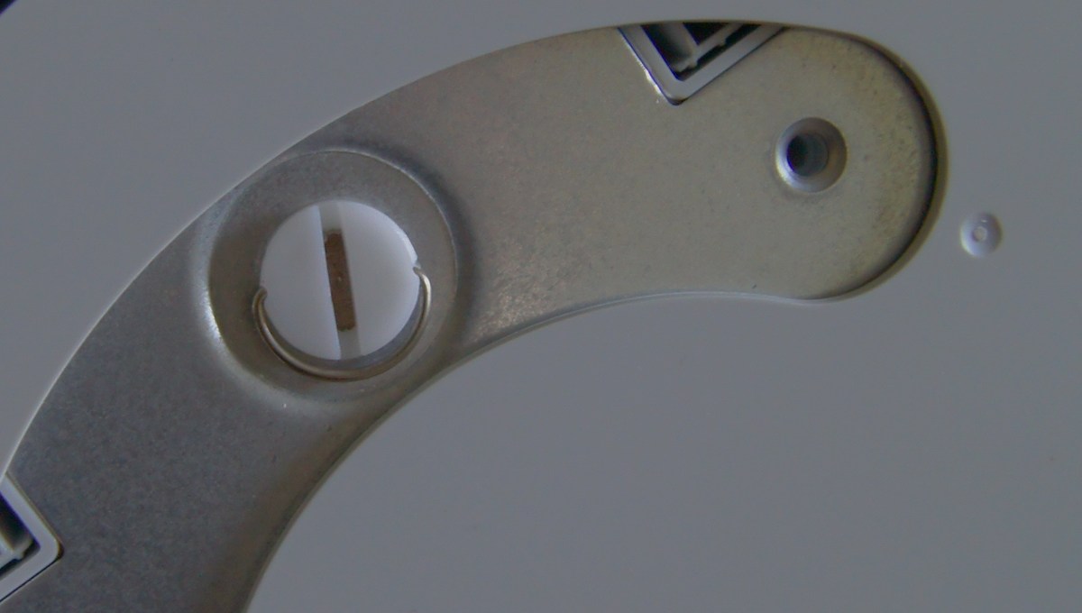 Подставка. Монитор NEC MultiSync E224wi.