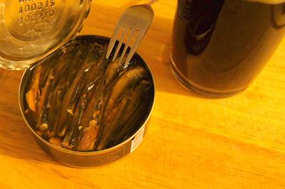 Пиво и шпроты, двойная дегустация