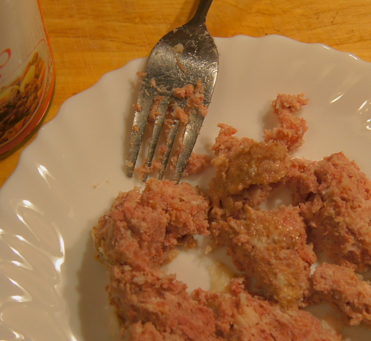  Тушёнка Bom Gosto.