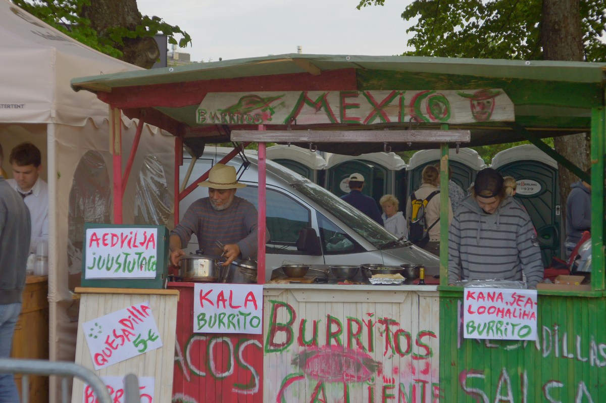 Tent with burrito.  Pärnu Grillfest.