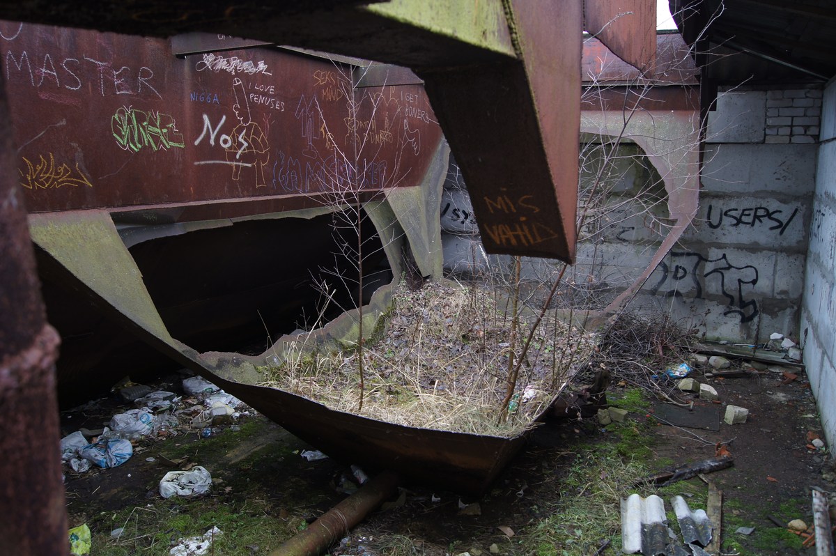  Дома возле променада.