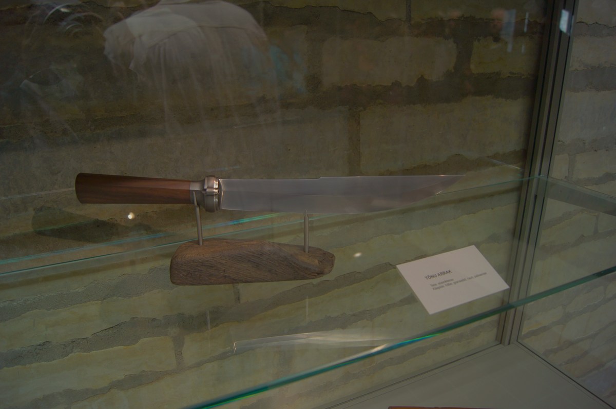  40 knives. Tõnu Arrak and friends.