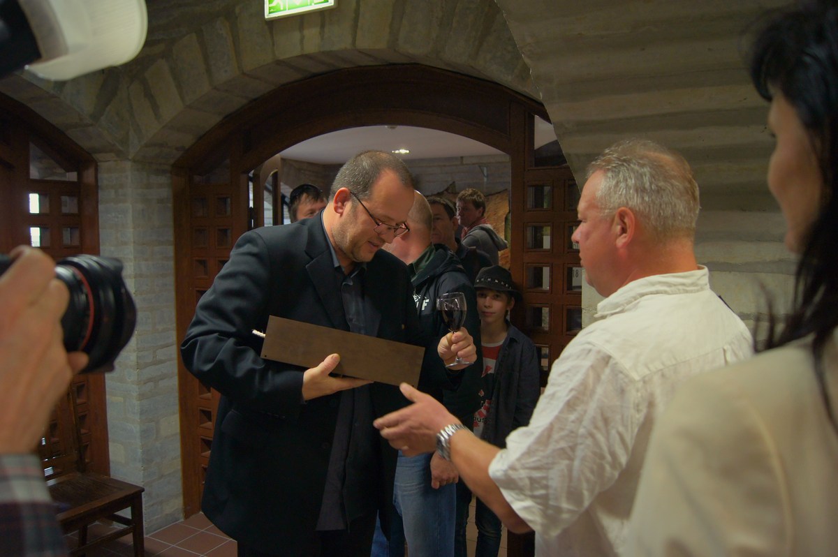  40 knives. Tõnu Arrak and friends.