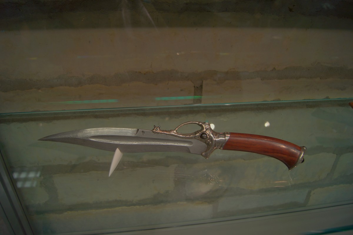  40 knives. Tõnu Arrak and friends.