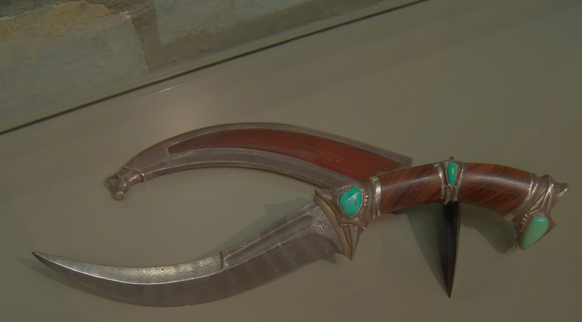  40 knives. Tõnu Arrak and friends.