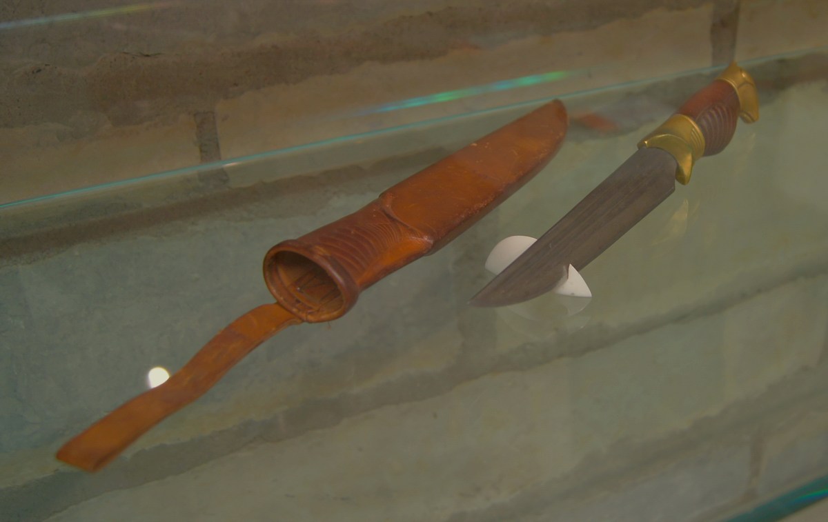  40 knives. Tõnu Arrak and friends.