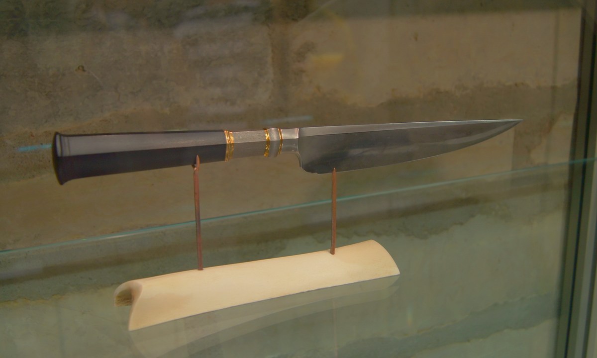  40 knives. Tõnu Arrak and friends.