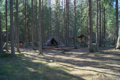 Место для костра Metsavenna. Metsavenna lõkkekoht.