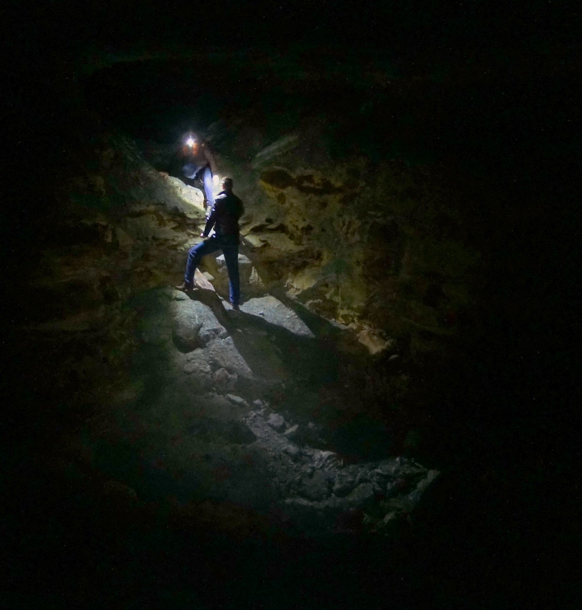  Тоннельные погреба в Астангу.