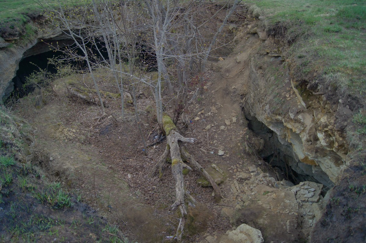 Заваленный тоннель. Вид сверху.  Тоннельные погреба, продолжение.