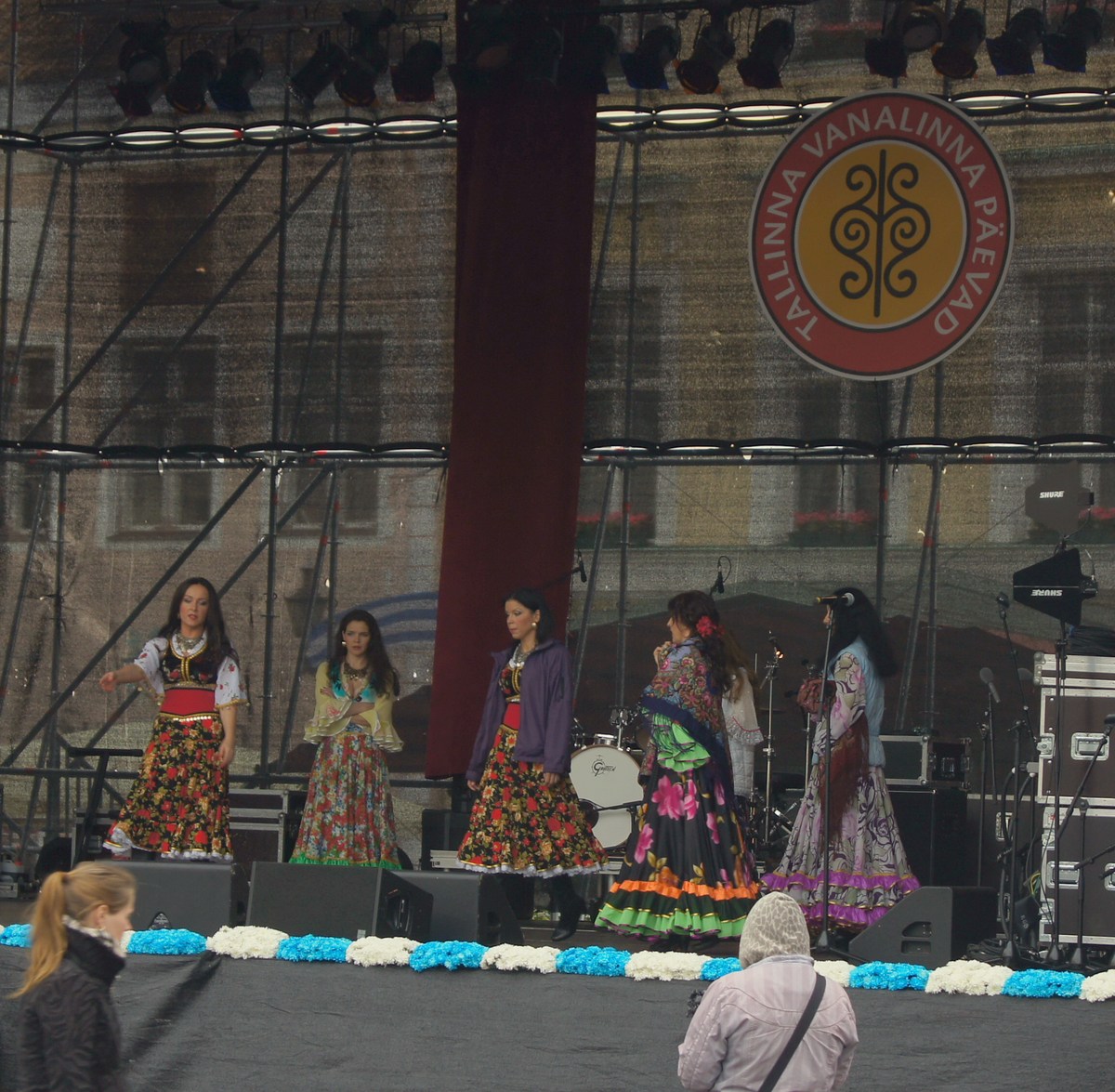 Девки пляшут. Таллинн, дни старого города.