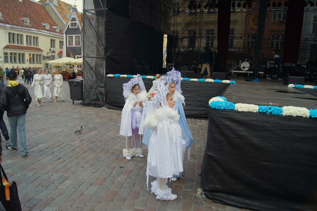  Рыцари на днях старого города.