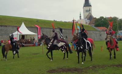 Рыцари на днях старого города