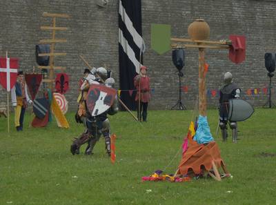 Рыцари на днях старого города