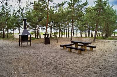 Пикниковое место Meremõisa telkimisala.