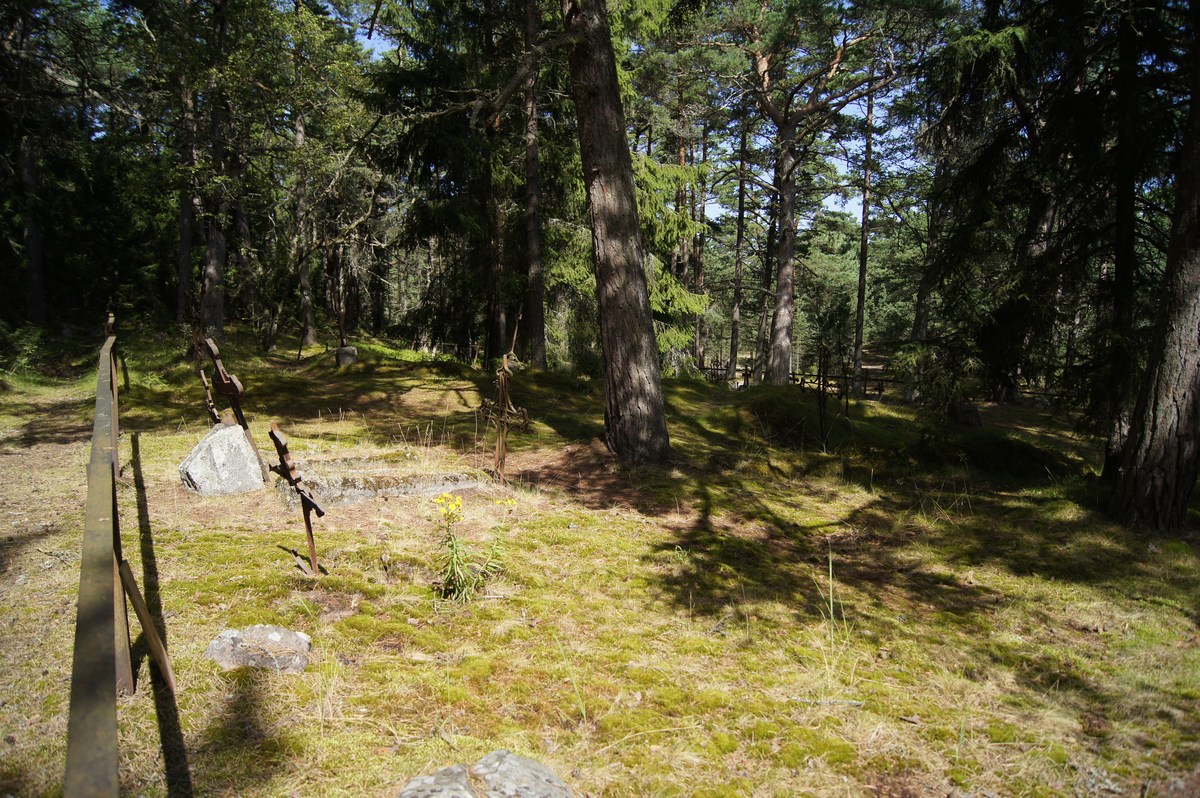 Старое кладбище. Остров Аэгна, Aegna.