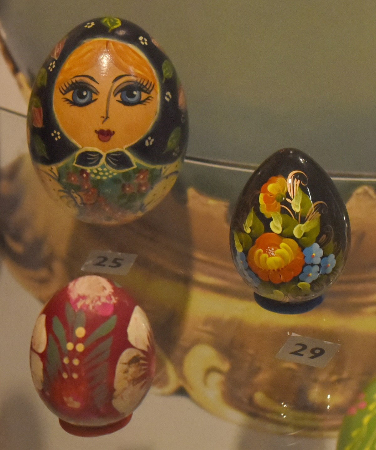 Раскрашенные деревянные яйца.  Яйца Фаберже.