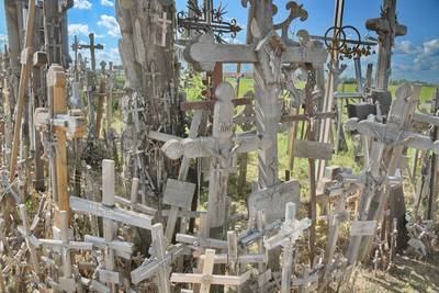 Литва, гора крестов.