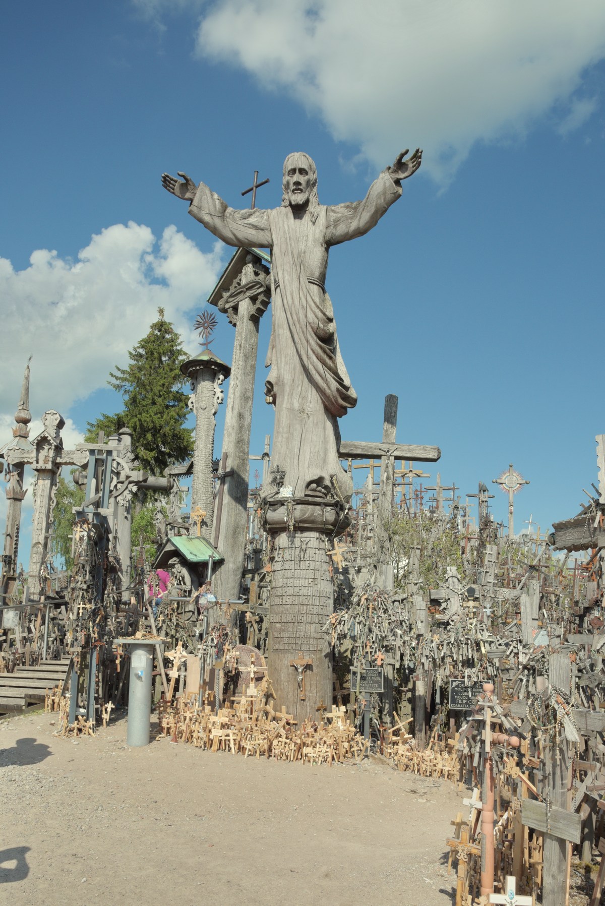  Литва, гора крестов.