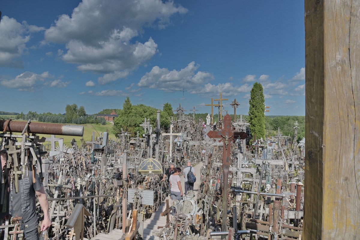  Литва, гора крестов.