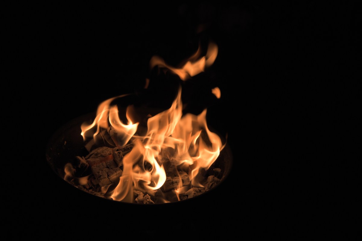 Огонь. Паланга, кемпинг.