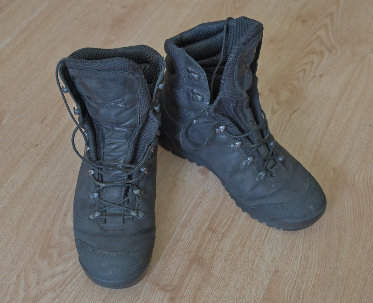  Ботинки 'Мангуст'.