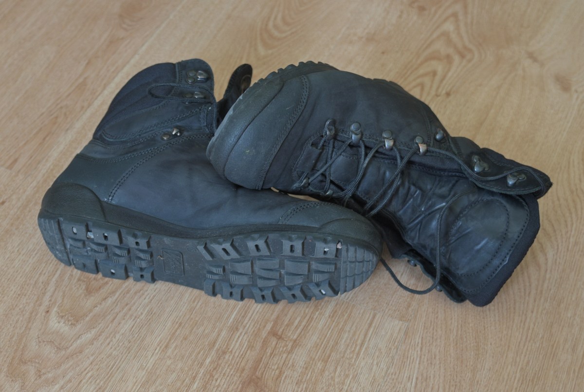  Ботинки 'Мангуст'.