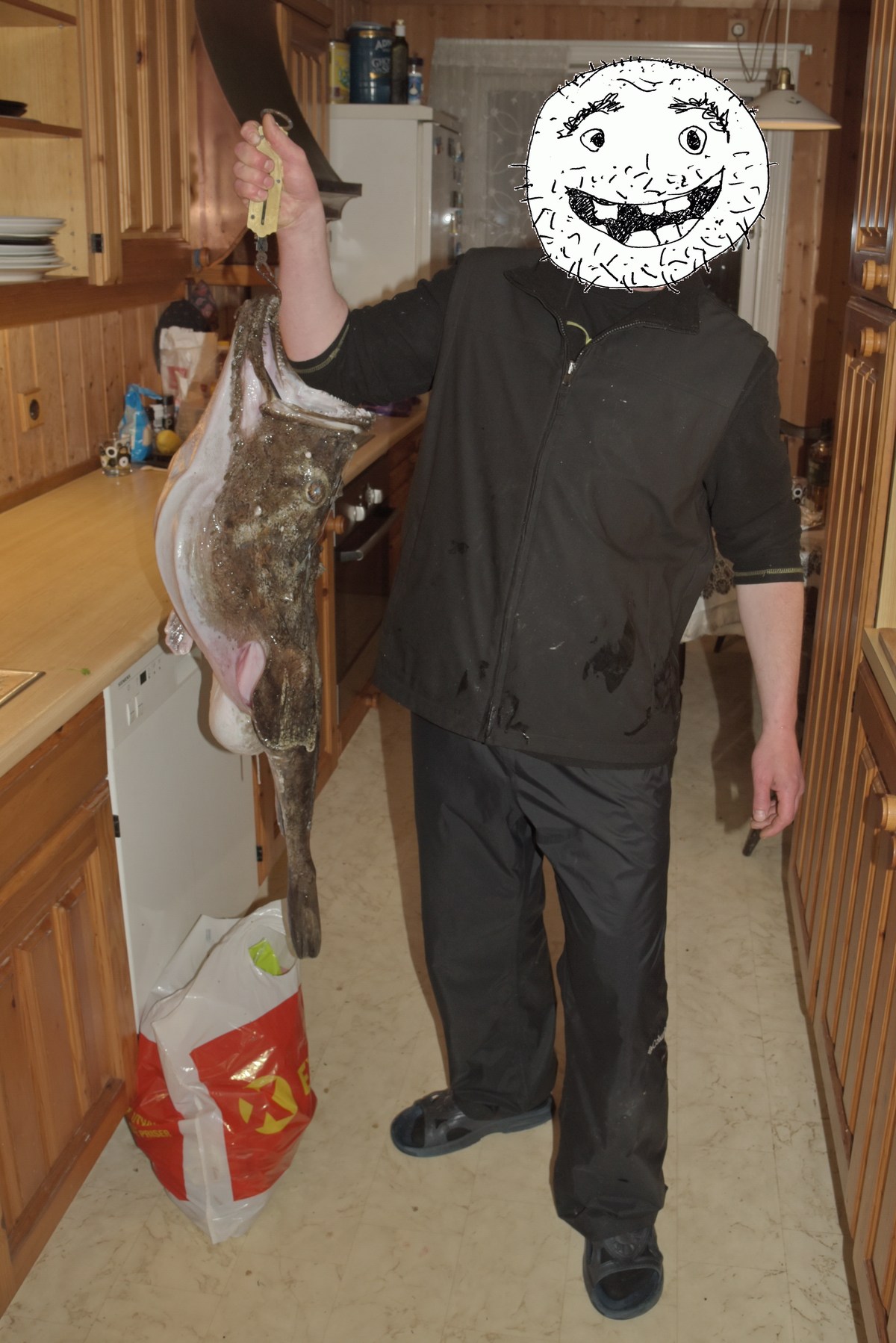 Рыбак и улов. Mорской чёрт.