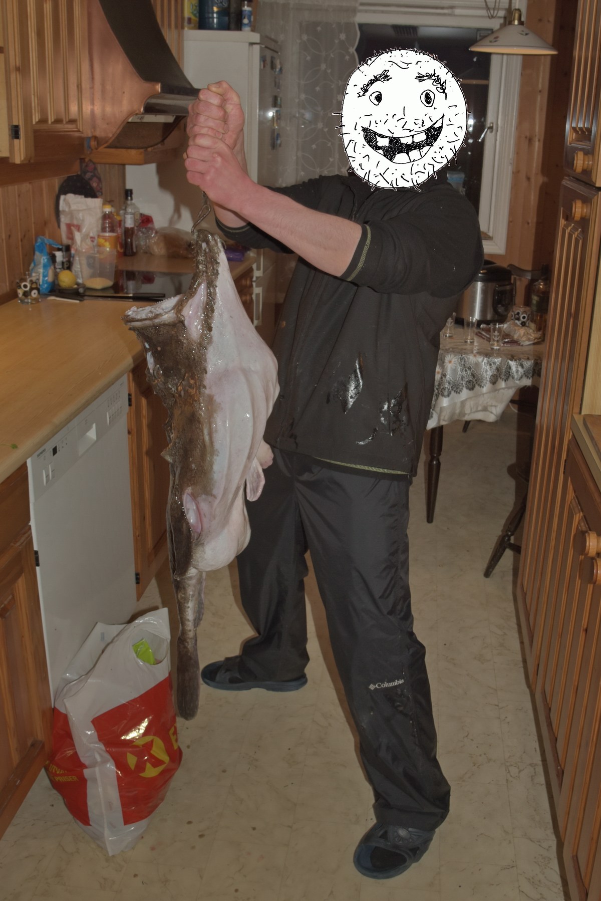 Рыбак и улов. Mорской чёрт.