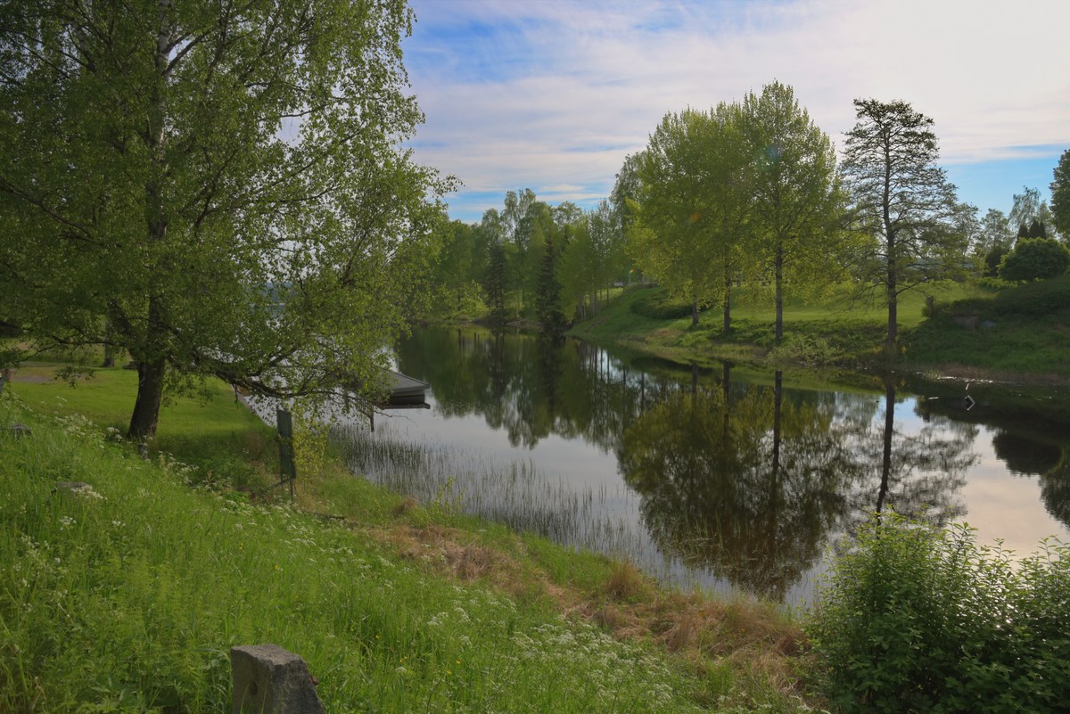 Река. Отель на границе между Швецией и Норвегией. STF Vandrarhem Töcksfors.