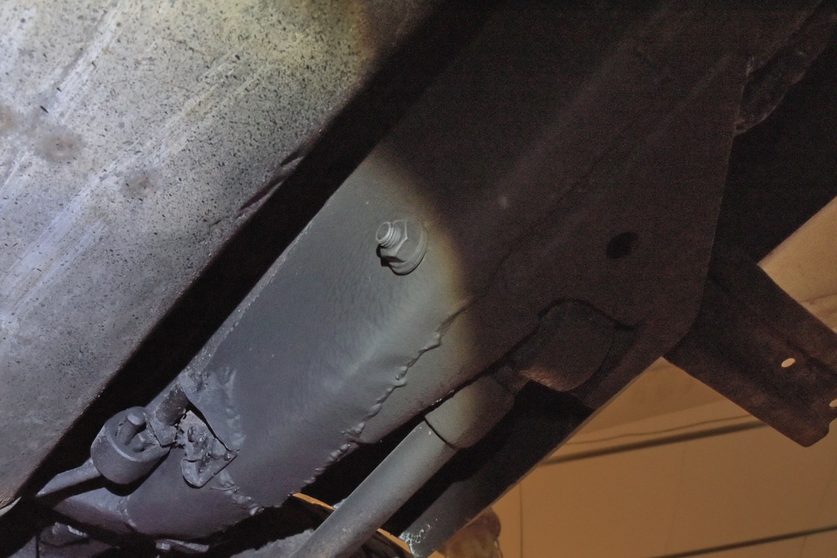  Ремонт красной машины закончили.