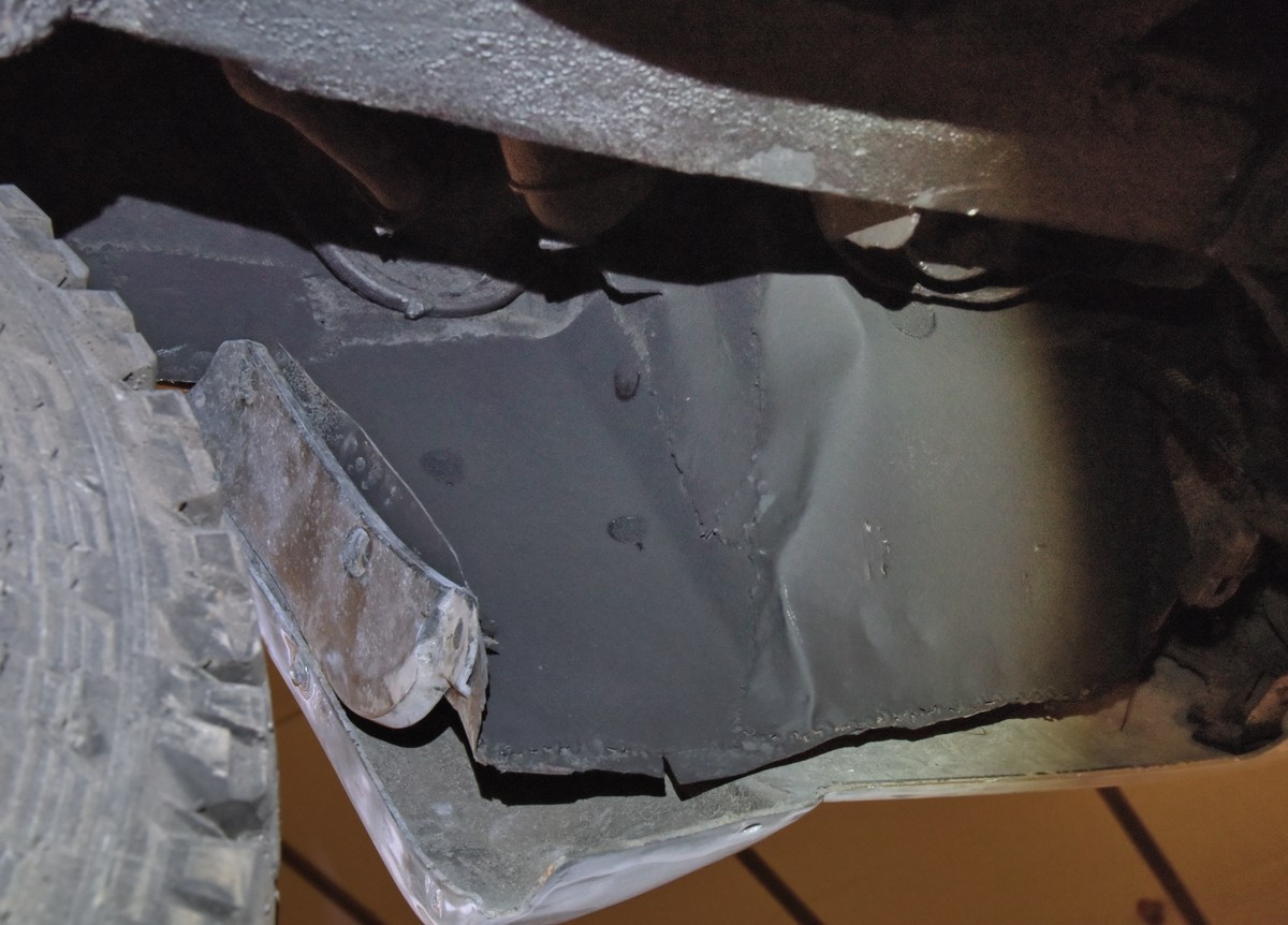  Ремонт красной машины закончили.