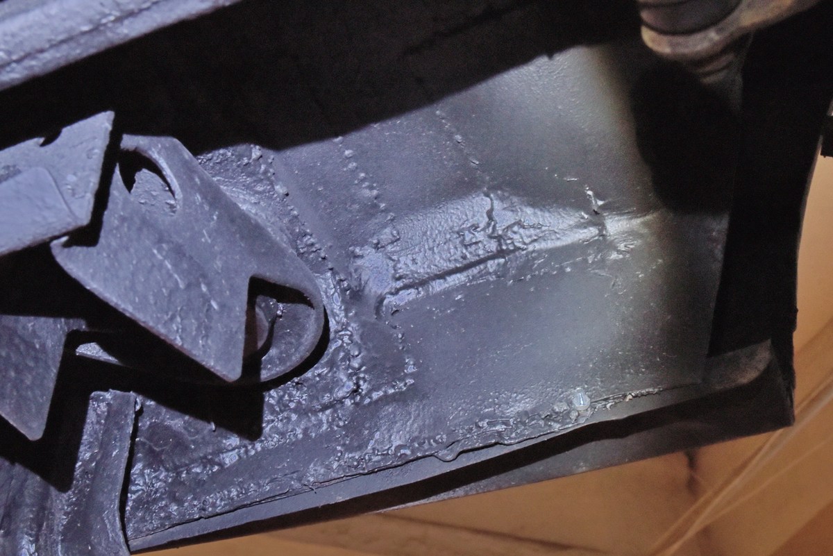  Ремонт красной машины закончили.