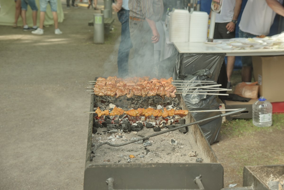 Шашлык. Pärnu Grillfest 2017. Грильфест в городе Пярну 2017.