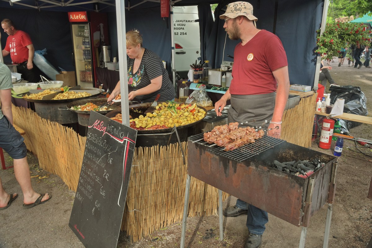 Еда. Pärnu Grillfest 2017. Грильфест в городе Пярну 2017.