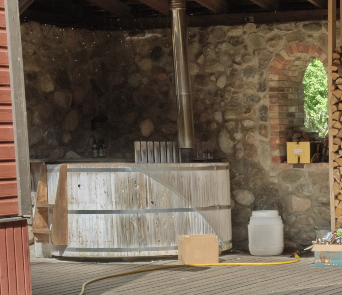 Бочка с водой. Центр отдыха Тоосиканну. Toosikannu Puhkekeskus.