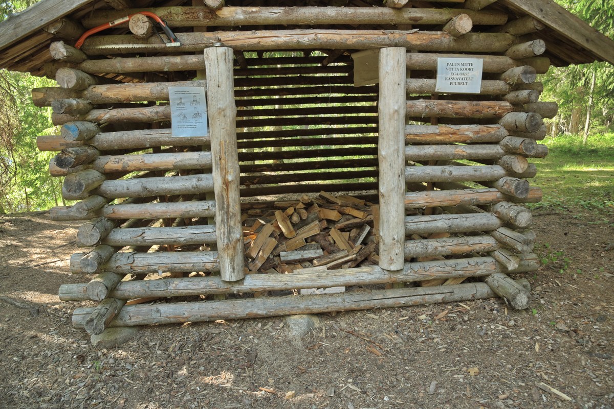  Место для костра Ныммевески, Nõmmeveski lõkkekoht.