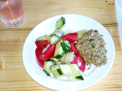 Ресторан в бамбуках рядом с городом Агудзера