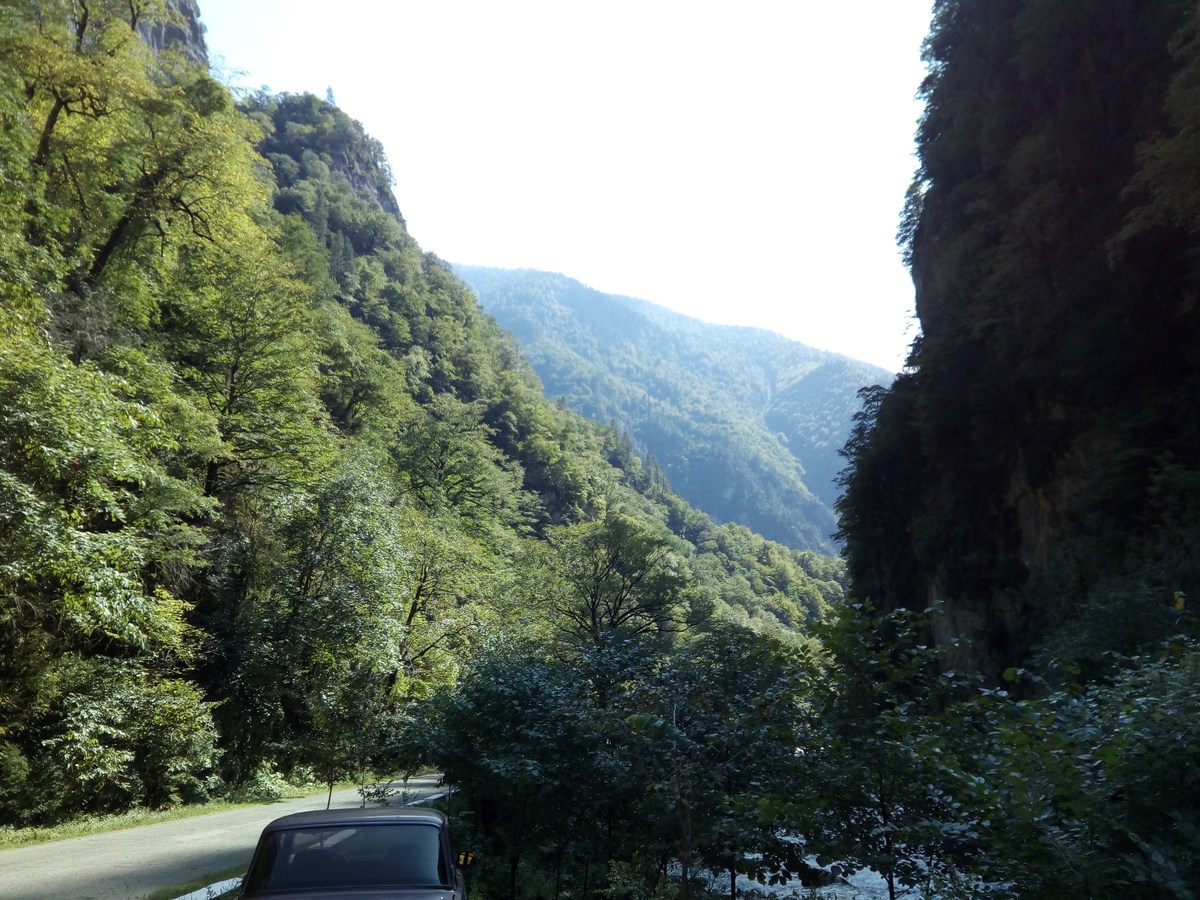 Горы. Поездка на озеро Рица.